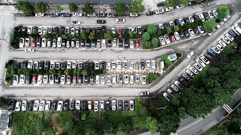免費(fèi)停車！大連游客為黃龍洞景區(qū)停車場(chǎng)點(diǎn)贊